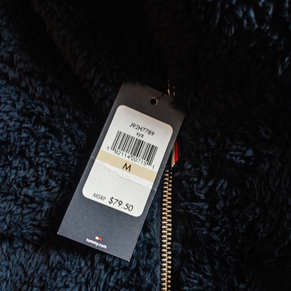 Tommy Hilfiger Sherpa 1/4 Pullover NWT - Picture 4 of 6